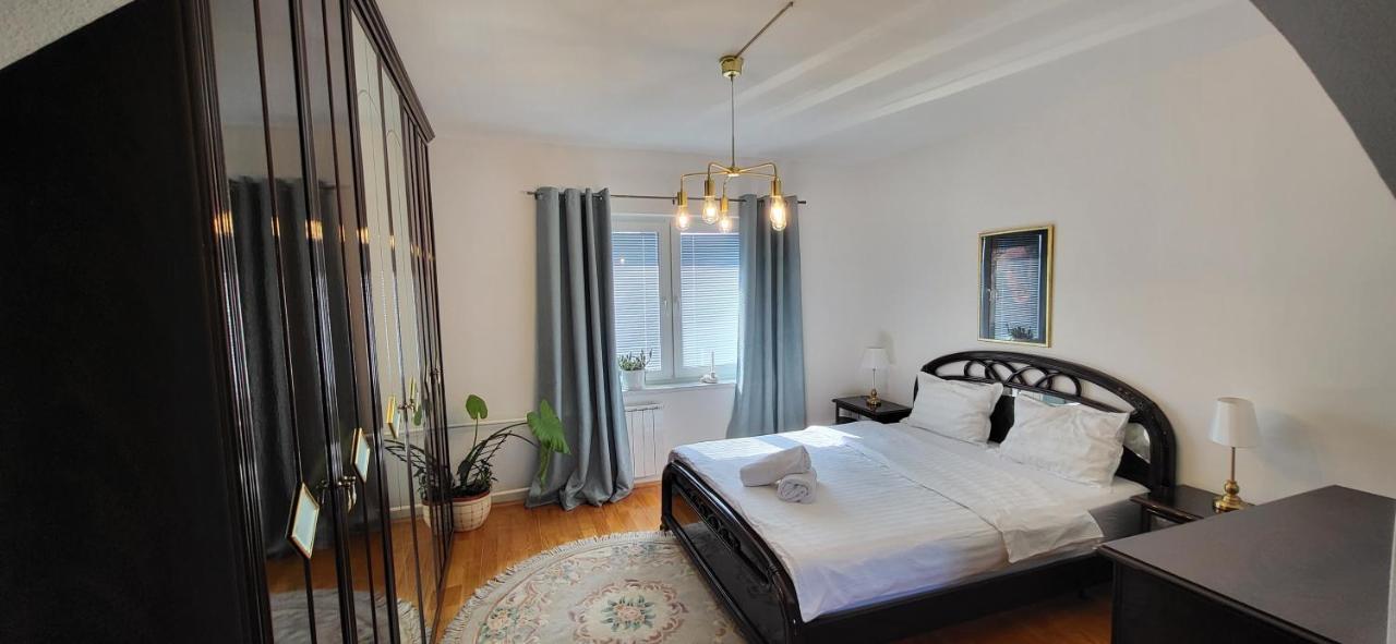 Mott Residence Тузла Экстерьер фото