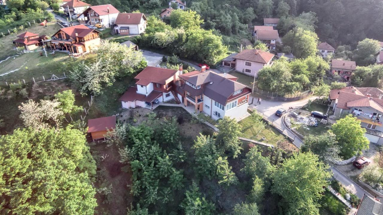 Mott Residence Тузла Экстерьер фото
